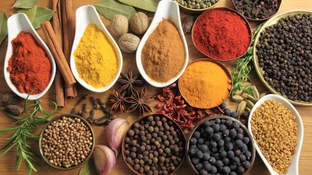 فروش ادویه کاری، فلفل سیاه و سماق در بوشهر